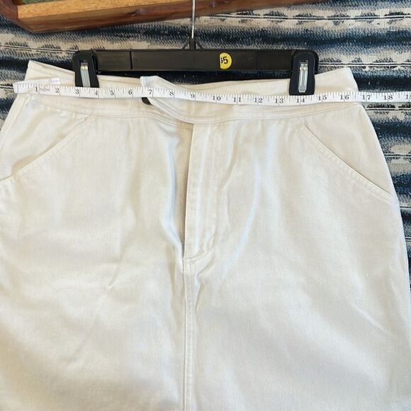 Liz Claiborne Liz wear white jean skirt, size 14.(fits like a 12) - Picture 5 of 6
